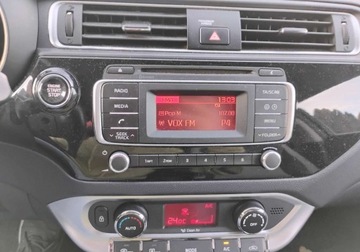 Kia Rio III Hatchback 5d Facelifting 1.4 WGT 90KM 2015 Kia Rio 2015r, 1.4 CRDI. Lekko uszkodzony prawy bok. Jezdzi. 1.4 Diesel, zdjęcie 11