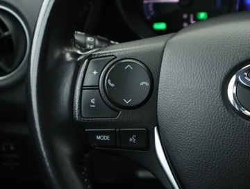Toyota Auris II Hatchback 5d Facelifting 1.8 Hybrid 136KM 2015 Toyota Auris Hybrid, Automat, Skóra, Klima, zdjęcie 15