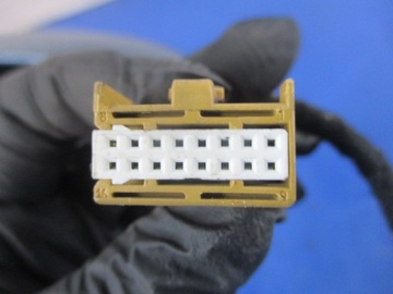 AUDI A2 8Z ZRCÁTKO PRAVÉ 5PIN LAK LZ5R ORIGINÁLNÍ