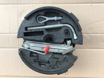 KIA SPORTAGE III HYUNDAI IX35 ZVEDÁK KLÍČ