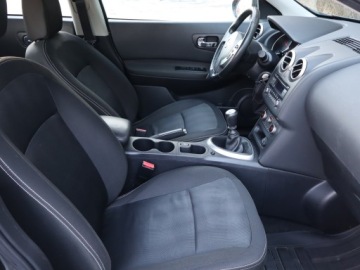 Nissan Qashqai I Crossover 2.0 dCi 150KM 2011 Nissan Qashqai 2.0 dCi, Salon Polska, zdjęcie 8