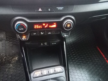 Kia Stonic I Crossover 1.2 DOHC 84KM 2018 Kia Stonic bogate wyposażenie *, zdjęcie 22