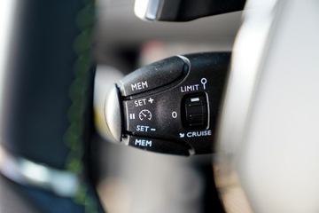 Peugeot 2008 II SUV 1.5 BlueHDi 130KM 2023 Peugeot 2008 GT skóra BLIS nawi parktronik FUL, zdjęcie 17