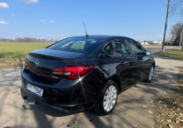 Opel Astra J GTC 1.4 Turbo ECOTEC 140KM 2013 Opel Astra Niski przebieg, zadbany, 1.4 turbo 140 koni 1.4 Benzyna 140KM, zdjęcie 2