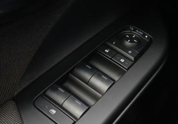 Toyota C-HR II SUV 1.8 Hybrid 140KM 2023 Toyota C-HR C-HR Style FV23 Salon PL Bezwypadkowy 1 wlasciciel, zdjęcie 30