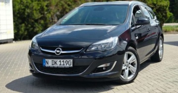 Opel Astra J Sports Tourer Facelifting 2.0 CDTI ECOTEC 165KM 2013 Opel Astra 2,0CDTI 164KMLed Klima PdC Import Raty Oplaty 2.0 Diesel