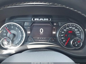  RAM 1500 Sport 2022 5.7l 5.7 Benzyna 395KM, zdjęcie 10