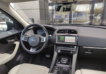 Jaguar F-Pace SUV 2.0 i4P 300KM 2018 Jaguar F-Pace 2.0 300KM Auto AWD Portfolio FV23 2.0 Benzyna 300KM, zdjęcie 13