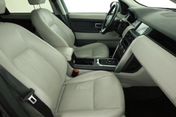 Land Rover Discovery Sport SUV 2.0 TD4 180KM 2017 Land Rover Discovery Sport TD4, Salon Polska, zdjęcie 6