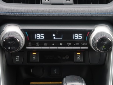 Toyota RAV4 V SUV 2.5 Hybrid Dynamic Force 218KM 2021 Toyota RAV 4 2.5 Hybrid, Salon Polska, zdjęcie 12