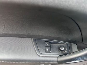 Audi A1 I Hatchback 3d 1.4 TFSI 122KM 2011 Audi A1 3-drzwiowe S line Sportback S tronic 1.4 Benzyna 122KM, zdjęcie 15