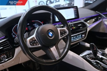 BMW Seria 5 G30-G31 2022 BMW Seria 5 540i xDriveFV23Adaptacyjne Reflektory LEDPakiet Sportowy M, zdjęcie 6