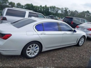 BMW Seria 7 G11-G12 2021 BMW Seria 7 2021 BMW 7 Series 740i xDrive Sedan 3.0 Benzyna 335KM, zdjęcie 5