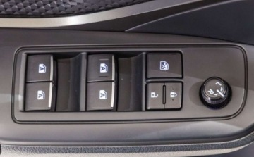 Toyota C-HR I Crossover 1.2L Turbo 116KM 2016 Toyota C-HR 1.2 T Premium 1.2 Benzyna 116KM, zdjęcie 33