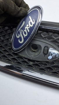 РЕШЕТКА FORD C-MAX I 3M51-R8138