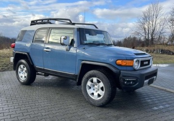 Toyota FJ Cruiser 4.0 239KM 2011 Toyota FJ Toyota FJ 4.0 4x4 4.0 Benzyna 239KM, zdjęcie 9