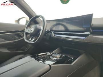 BMW Seria 5 G90-91 2023 BMW Seria 5 M PAKIET PRO GWARANCJA Kamery 360 Zarejestrowany Mozliwa zamia, zdjęcie 7