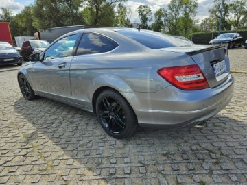 Mercedes Klasa C W204 Limuzyna 1.8 180 CGI BlueEFFICIENCY 156KM 2011 Mercedes C 180 1,8 benzyna 156KM coupe automat, zdjęcie 2