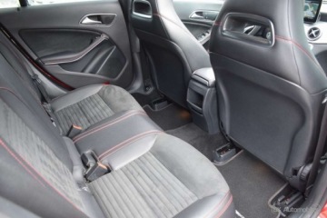 Mercedes CLA C117 Shooting Brake Facelifting 2.0 220 184KM 2017 Mercedes-Benz CLA CLA 220 4-MATIC 184KM Shooting-Brake AMG Panorama Salon, zdjęcie 33