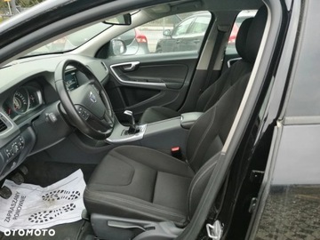 Volvo V60 I Kombi Facelifting 2.0 T3 DRIVE-E 152KM 2016 Volvo V60 I 2.0 T3 2,0, bezwypadkowy, zdjęcie 17
