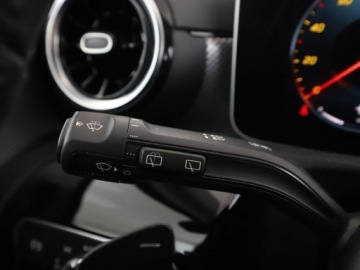 Mercedes Klasa A W177/V177 Hatchback 2.0 220 190KM 2019 Mercedes A 220 Progressive automat półskóra, zdjęcie 34