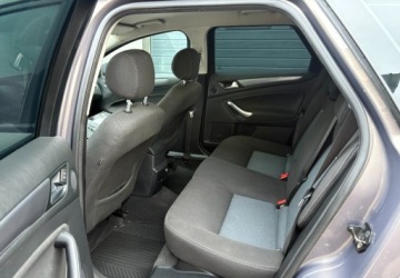 Ford Mondeo IV Kombi 2.0 Duratorq TDCi DPF 140KM 2011 Ford Mondeo FORD MONDEO 2.0TDCI TARNOW 2.0 Diesel 140KM, zdjęcie 9
