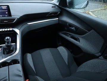 Peugeot 5008 II 2017 Peugeot 5008 1.6 HDi, 7 miejsc, Navi, Klima, zdjęcie 7