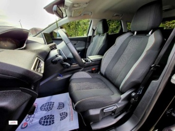 Peugeot 3008 II Crossover 1.6 BlueHDi 120KM 2018 Peugeot 3008 AutomatZarejestrowany GWARANCJA 1.6 Diesel 120KM, zdjęcie 4