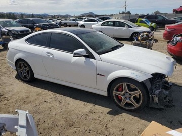 Mercedes Klasa C W205 2013 Mercedes-Benz Klasa C 63 AMG 2013 6.2l 6.2 Benzyna 451KM, zdjęcie 4