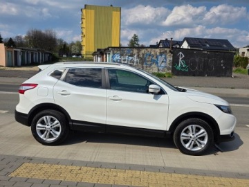 Nissan Qashqai II Crossover 1.2 DIG-T 115KM 2014 Nissan Qashqai II 1.2 1.2 116 KM Connect Edition Kamera 360 Tempom Komputer, zdjęcie 5