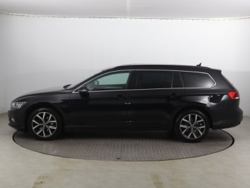 Volkswagen Passat B8 Variant Facelifting 2.0 TDI SCR 150KM 2022 VW Passat 2.0 TDI, Salon Polska, 1. Właściciel, zdjęcie 2