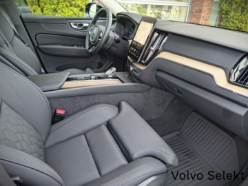 Volvo XC60 II 2025 Volvo XC 60 5B AWD Plus Dark LED BLIS ACC Pilot As, zdjęcie 23