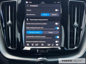 Volvo XC60 II Crossover Plug-In Facelifting 2.0 T6 350KM 2025 Volvo XC 60 FV23% SalonPL T6 Plug-In Plus Dark Ful, zdjęcie 22