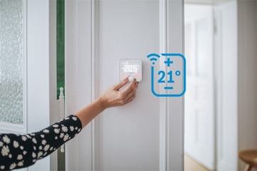 Контроллер комнатного термостата Bosch Smart Home II работает