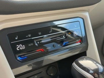 Volkswagen Tiguan II SUV Facelifting 2.0 TDI 150KM 2023 Volkswagen Tiguan 2.0 TDI 150KM,SCR Elegance DSG, Gwarancja, Serwis ASO,FV, zdjęcie 17