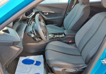 Peugeot 2008 II SUV Facelifting 1.2 PureTech 130KM 2024 Peugeot 2008 Allure EAT8 1.2 Benzyna 130KM, zdjęcie 8