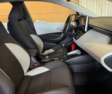 Toyota Corolla XII TS Kombi 1.2 Turbo D-4T 116KM 2021 Toyota Corolla Salon Polska Bezwypadkowy R Cars Warszawa 1.2 Benzyna 116KM, zdjęcie 13