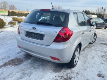 Kia Ceed I Hatchback 5d Facelifting 1.6 DOHC CVVT 126KM 2010 Kia Ceed 1.6 Isg 126KM Klima Piekny stan Sprawdz 1.6 Benzyna 126KM, zdjęcie 7