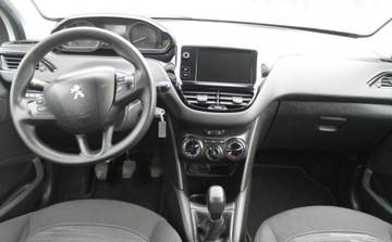 Peugeot 208 I Hatchback 5d Facelifting 1.6 BlueHDi 75KM 2017 Peugeot 208 1.6 Diesel 75KM, zdjęcie 8