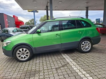 Skoda Fabia II Kombi Facelifting 1.2 TSI 85KM 2011 Skoda Fabia Limitowana Wersja Scout 1.2 Benzyna 86KM, zdjęcie 15