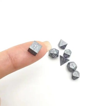 КАК СПРАВИТЬСЯ НА ЛУНЕ КРОШЕЧНЫЙ НАБОР ИЗ 7 МЕТАЛЛИЧЕСКИХ КУБИКОВ ДЛЯ РПГ