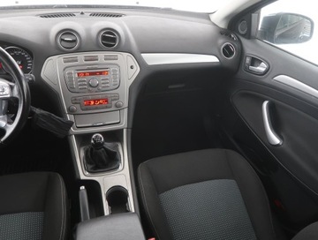 Ford Mondeo IV Hatchback 1.8 Duratorq TDCi 125KM 2010 Ford Mondeo 1.8 TDCi, Salon Polska, Klima, zdjęcie 7