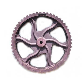 Лот из 2 традиционных деревянных шестеренок.