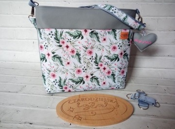 Просторная сумка-органайзер для мамы в коляске с перьями.