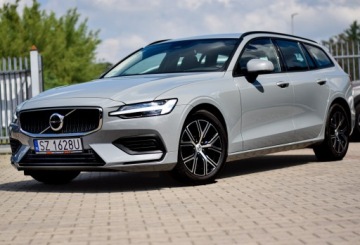 Volvo V60 II  2024 Volvo V60 2,0T 177 aut Hak Ogrz,Kier.+4xFotele Kamera DVD DAB NFC perła ACC, zdjęcie 2