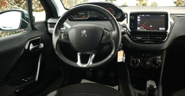 Peugeot 208 I Hatchback 5d Facelifting 1.2 PureTech 82KM 2017 Peugeot 208 (Nr.008) 1.2 82 KM Style Navi Klima Tempomat Parktronik Gwaran, zdjęcie 11