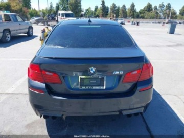 BMW Seria 5 F10-F11 M5 Limuzyna 4.4 V8 560KM 2014 BMW M5 2014 4.4l 4.4 Benzyna 560KM, zdjęcie 4