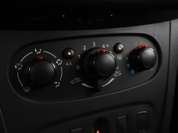 Dacia Sandero II Hatchback 5d Facelifting 1.0 SCe 73KM 2017 Dacia Sandero Ambiance, Klima, Bluetooth, zdjęcie 23