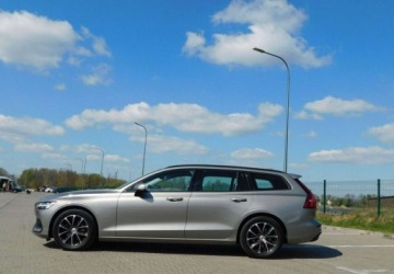 Volvo V60 II  Kombi 2.0 D3 150KM 2019 Volvo V60 z Gwarancja Kamera Model 2020r 2.0 Diesel 150KM, zdjęcie 31