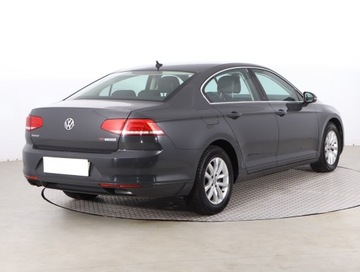 Volkswagen Passat B8 Limousine 1.8 TSI BlueMotion Technology 180KM 2015 VW Passat 1.8 TSI, Salon Polska, Automat, Navi, zdjęcie 4